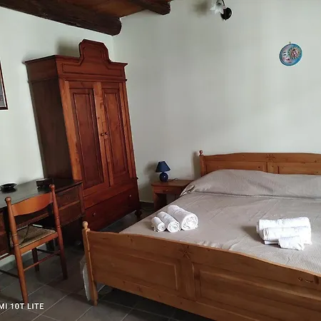 Bed & Breakfast Gioiosa & Delia 3*