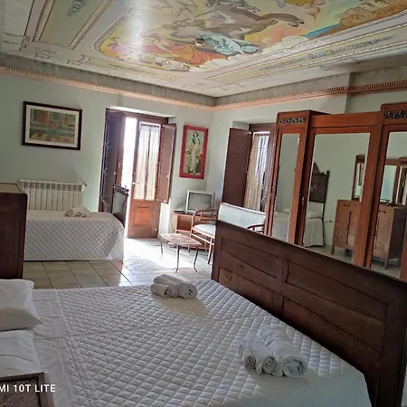 Gioiosa E Delia Panzió Gioiosa Ionica