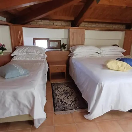 فندق مبيت وإفطار Gioiosa 3*
