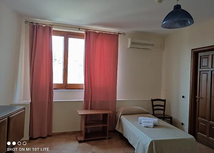 ベッド・アンド・ブレックファスト Gioiosa & Delia 3*